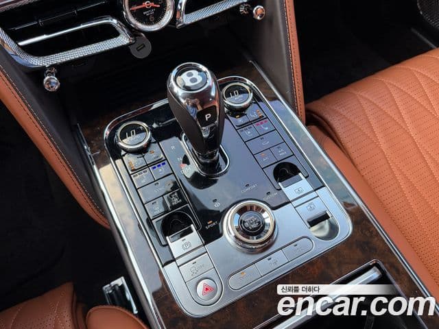 Bentley Flying Spur 2023 — ფოტო 20/20