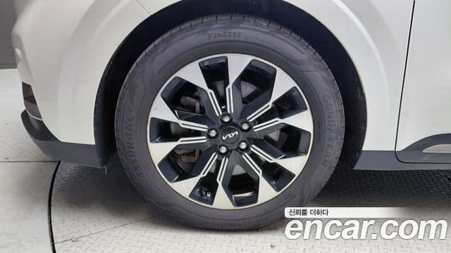 Kia Carnival 2022 — Фото 5/20