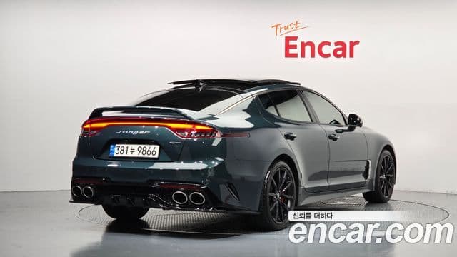 Kia Stinger 2022 — Фото 2/20