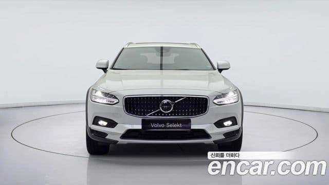 Volvo V90 Cross Country 2024 — Фото 1/20