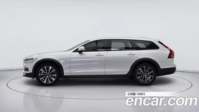 Volvo V90 Cross Country 2024 — Фото 2/20