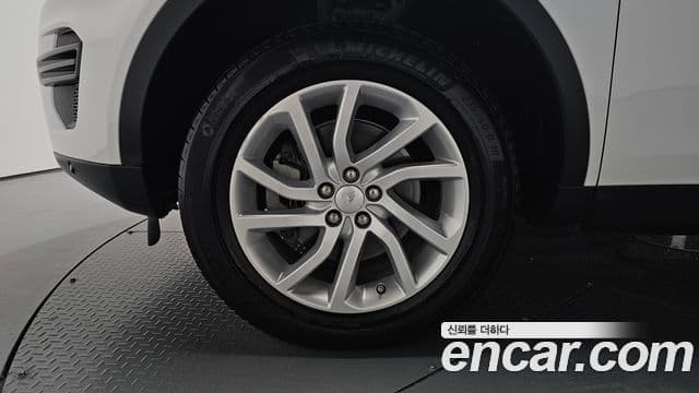 Land Rover Discovery Sport 2019 — Фото 5/20