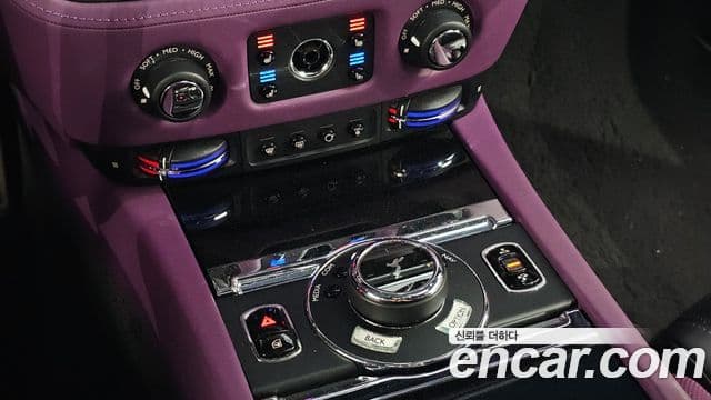 Rolls-Royce Ghost 2020 — Şəkil 25/39