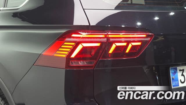 Volkswagen Tiguan 2023 — Şəkil 23/34