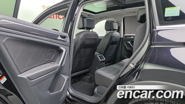 Volkswagen Tiguan 2023 — Şəkil 28/34