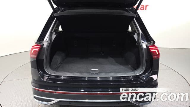 Volkswagen Tiguan 2023 — Şəkil 13/34