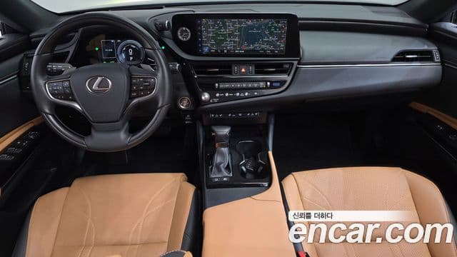 Lexus ES300h 2023 — Фото 7/20