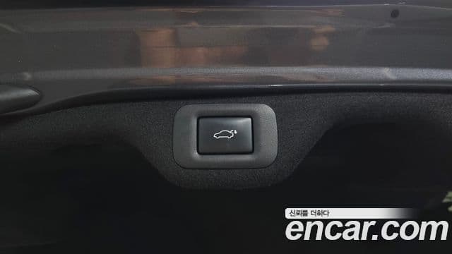 Lexus ES300h 2023 — Photo 22/35