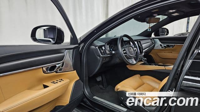 Volvo V90 Cross Country 2018 — Фото 8/20