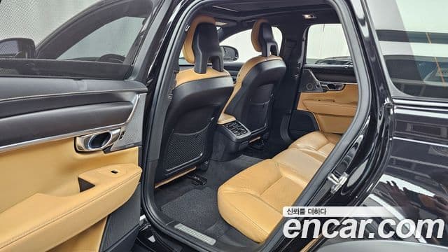 Volvo V90 Cross Country 2018 — Фото 11/20