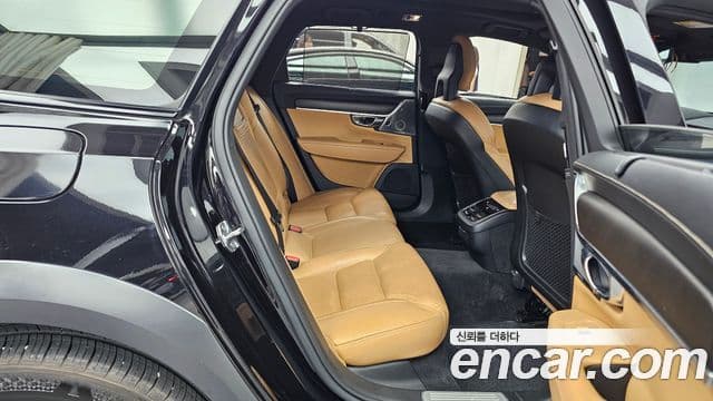 Volvo V90 Cross Country 2018 — Фото 12/20