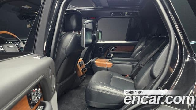 Land Rover Range Rover 2018 — Фото 12/20