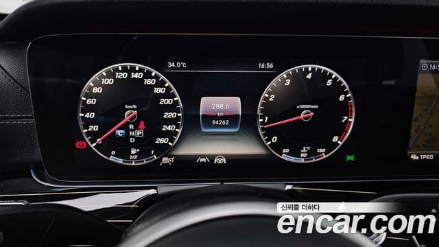 Mercedes-Benz E-Class 2019 — ფოტო 8/20