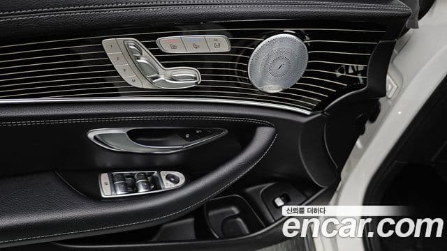 Mercedes-Benz E-Class 2019 — ფოტო 14/20