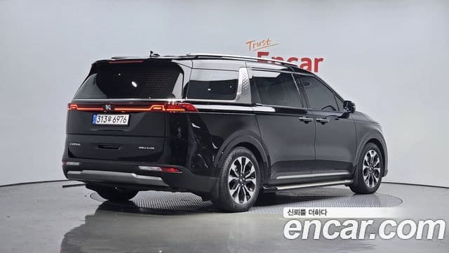 Kia Carnival 2022 — ფოტო 2/20