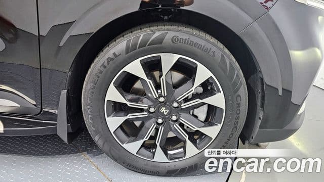 Kia Carnival 2022 — ფოტო 5/20