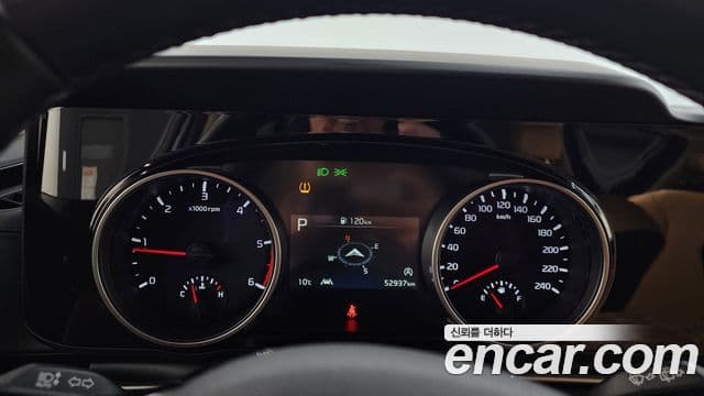 Kia Carnival 2020 — Фото 8/20