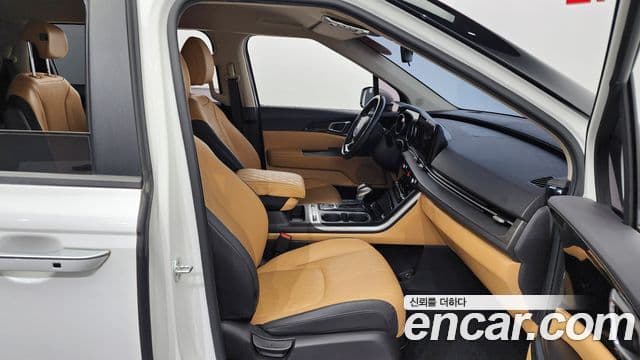 Kia Carnival 2020 — Фото 11/20