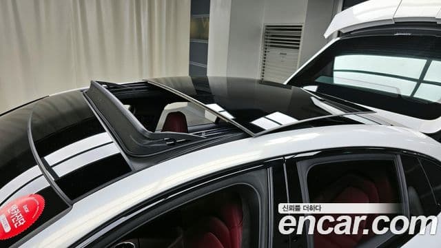 Porsche Panamera 2021 — ფოტო 17/20