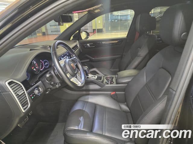 Porsche Cayenne 2020 — Photo 6/20