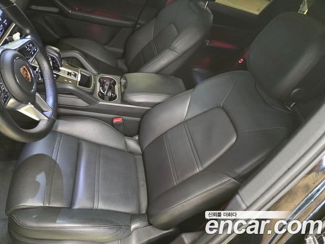 Porsche Cayenne 2020 — Photo 16/20