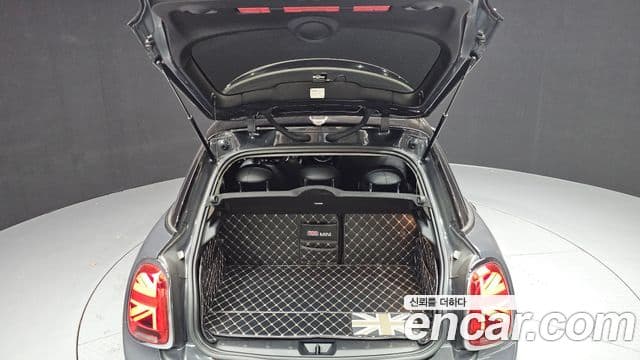 Mini Cooper S 2019 — фото 20 из 20