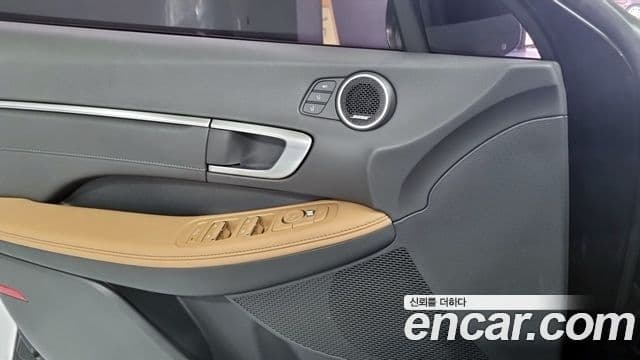 Hyundai Sonata 2020 — ფოტო 12/18