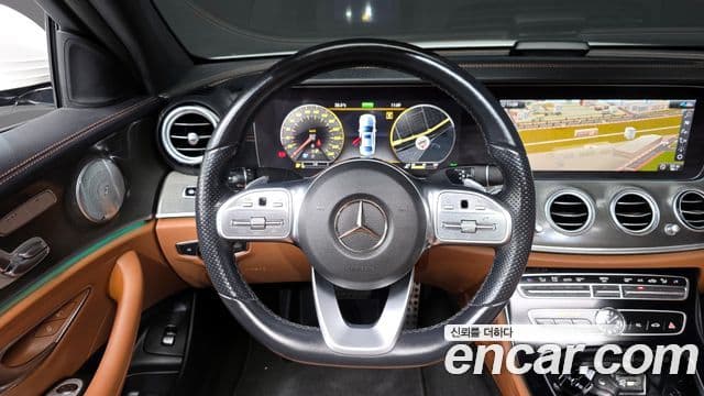 Mercedes-Benz E-Class 2020 — ფოტო 13/20