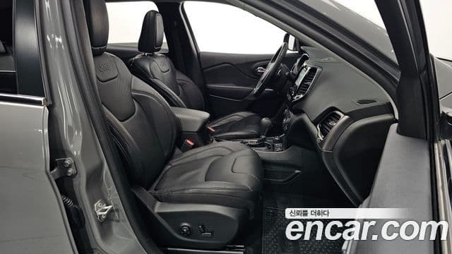 Jeep Cherokee 2021 — Şəkil 14/20