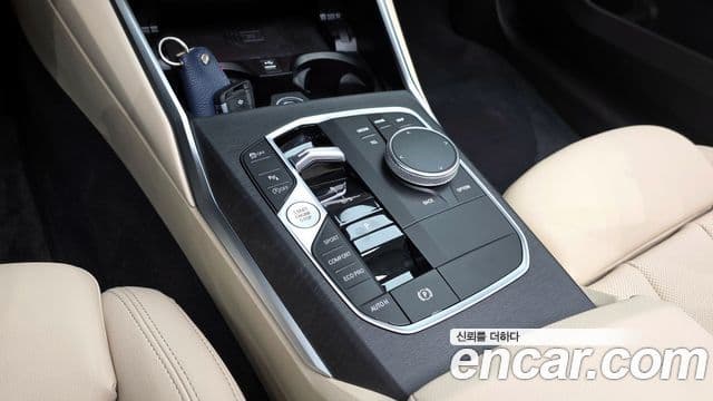 BMW 3 Series 2023 — Photo 13/20