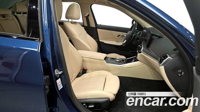 BMW 3 Series 2023 — Photo 16/20