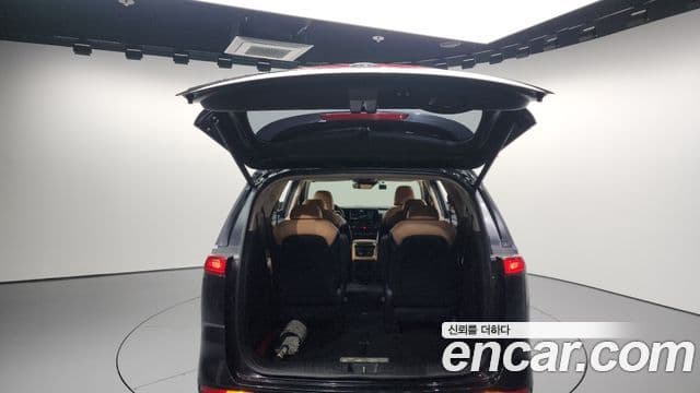 Kia Carnival 2020 — Фото 20/20