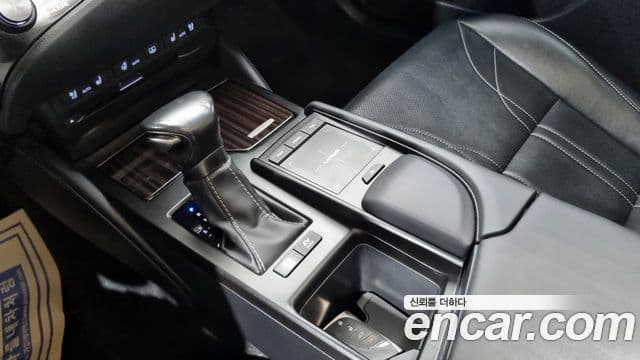 Lexus ES300h 2018 — ფოტო 10/18