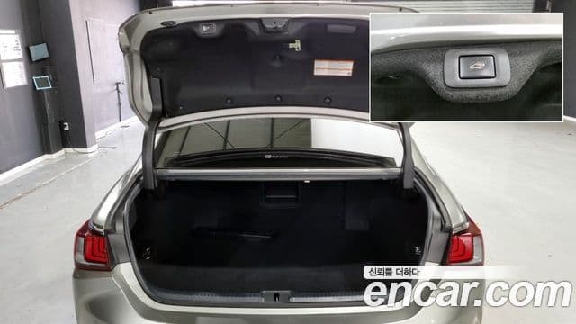 Lexus ES300h 2018 — ფოტო 1/18