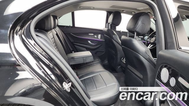 Mercedes-Benz E-Class 2018 — ფოტო 12/20