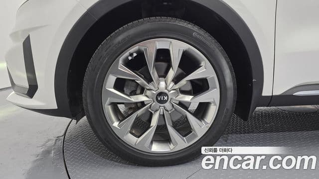 Kia Sorento 2020 — ფოტო 5/20