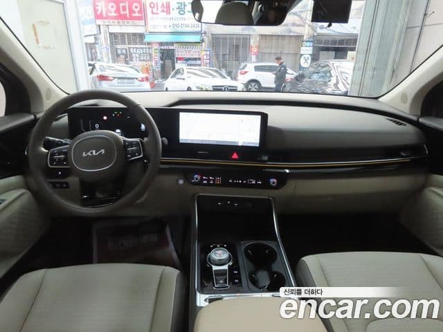 Kia Carnival 2024 — фото 9 из 20