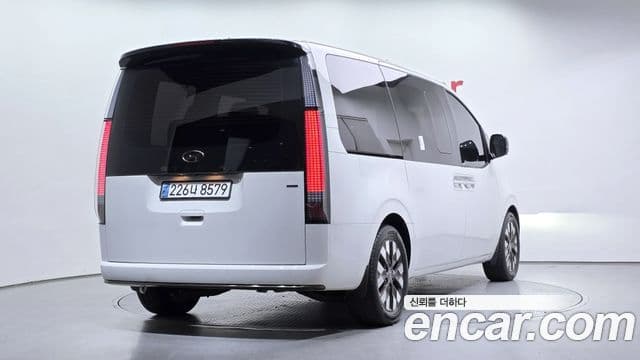 Hyundai Staria 2023 — Şəkil 2/20