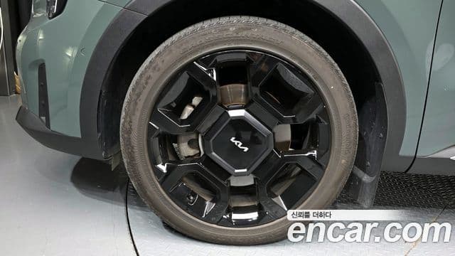 Kia Sorento 2023 — ფოტო 5/20