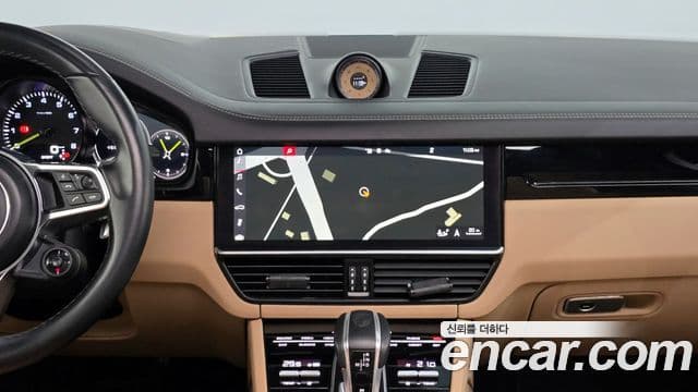 Porsche Cayenne 2020 — ფოტო 14/20