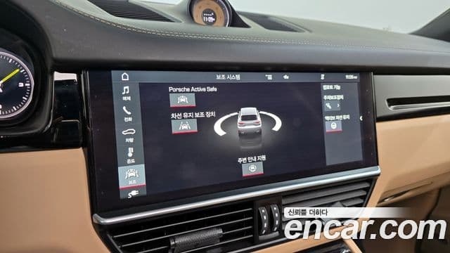 Porsche Cayenne 2020 — ფოტო 17/20