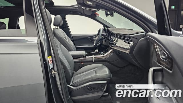 Audi Q7 2021 — фото 11 из 20