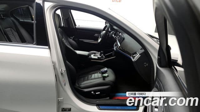 BMW 3 Series 2022 — фото 11 из 20