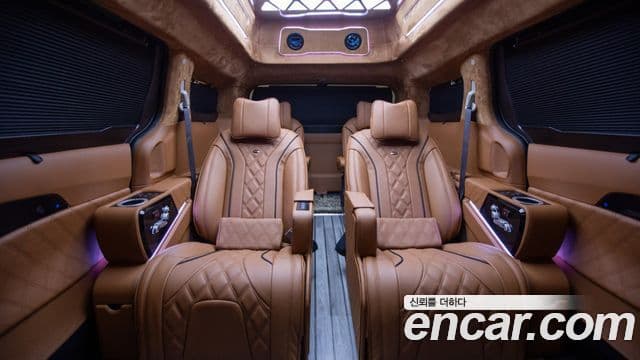 Kia Carnival 2025 — фото 10 из 20