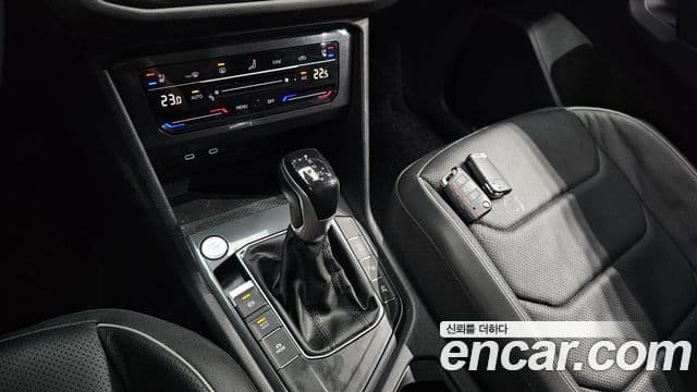 Volkswagen Tiguan Allspace 2022 — фото 8 из 20