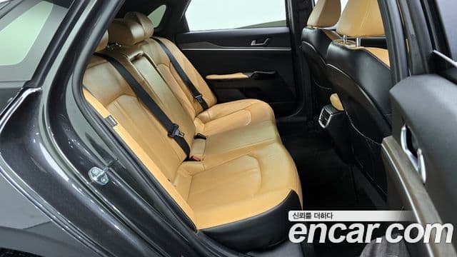 Kia K5 2021 — фото 12 из 20