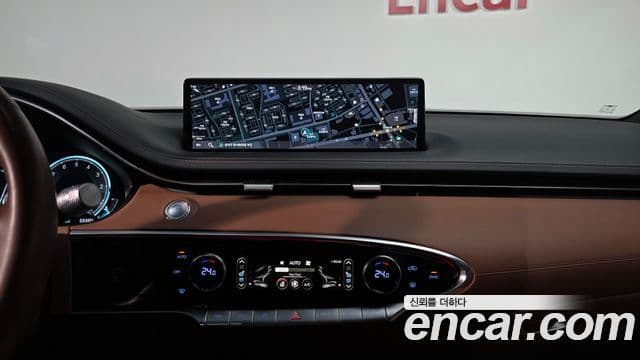 Genesis GV70 2021 — ფოტო 14/20