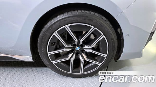 BMW 7 Series 2024 — Photo 18/20