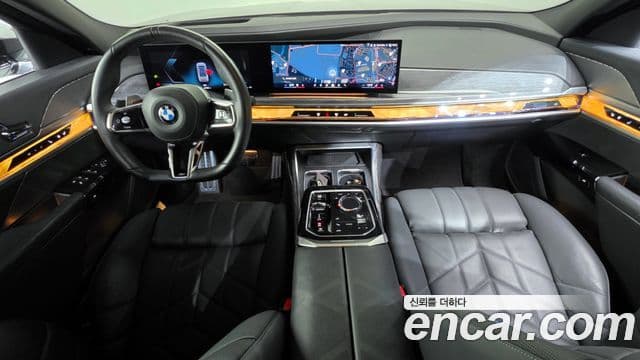 BMW 7 Series 2024 — Photo 14/20