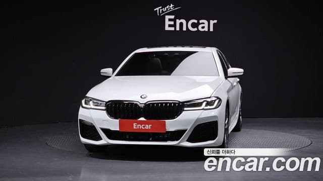 BMW 5 Series 2019 — ფოტო 16/20